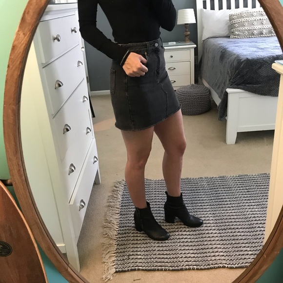 TOPSHOP - Denim Skirt - Picture 4 of 9